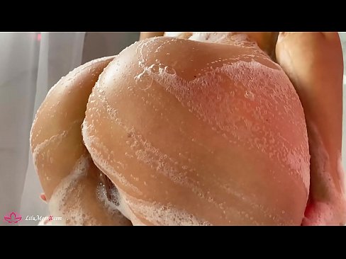 ❤️ Brunetka masturbuje kundičku s vibrátorom až do intenzívneho orgazmu v sprche ❤️ Porno video na sk.high-pass.ru ❌❤