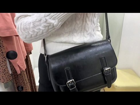 ❤️ Verejná masturbácia mladej sučky FeralBerry s robertkom v skúšobnej miestnosti ❤️ Porno video na sk.high-pass.ru ❌❤